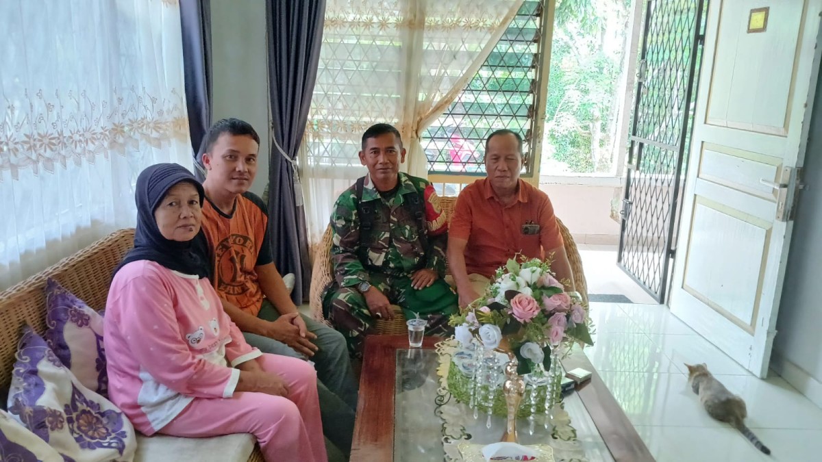 Babinsa Koramil 406-08/Lubuk Linggau Serda Amdan Laksanakan Silaturahmi Bersama Warga di Kelurahan Sidorejo