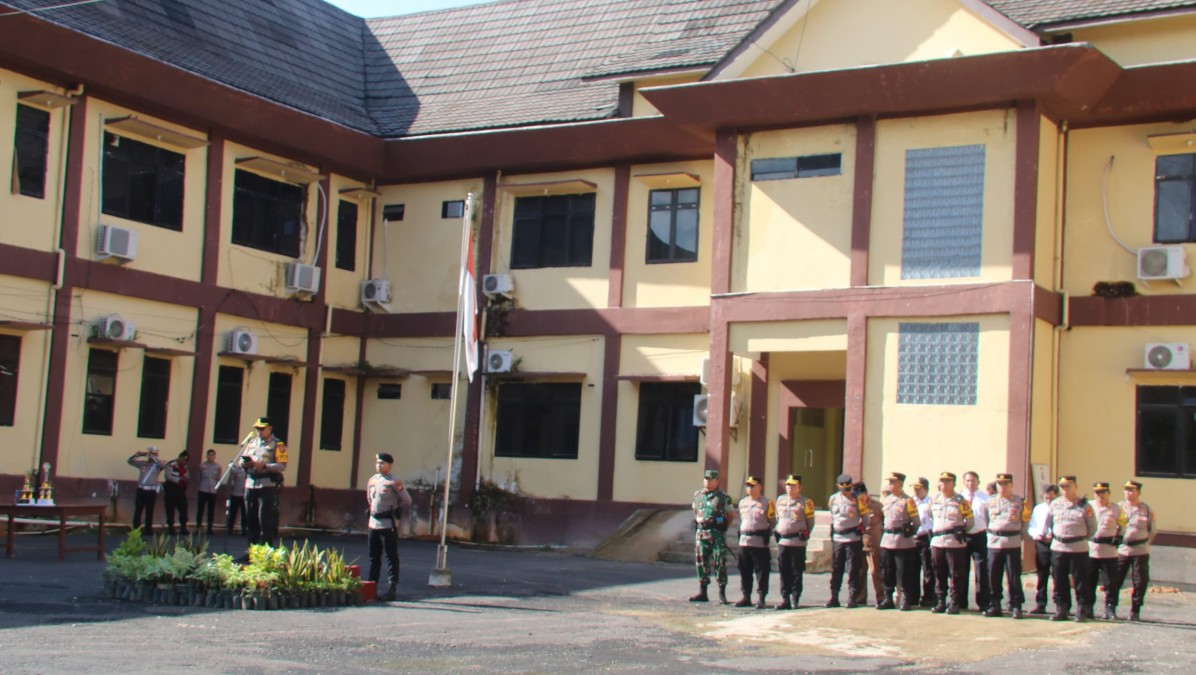 Dandim 0406/Lubuklinggau Letkol Inf Arie Prasatyo Widyo Broto, S.E., Hadiri Apel Gelar Pasukan Operasi Zebra Musi 2024 di Polres Musirawas Utara.