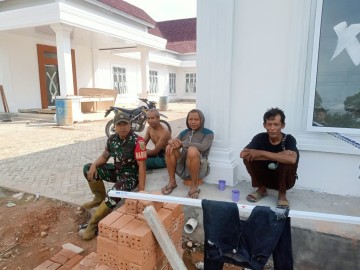 Babinsa Koramil 406-03/Rupit Laksanakan Giat Komsos di Desa Sungai Jernih