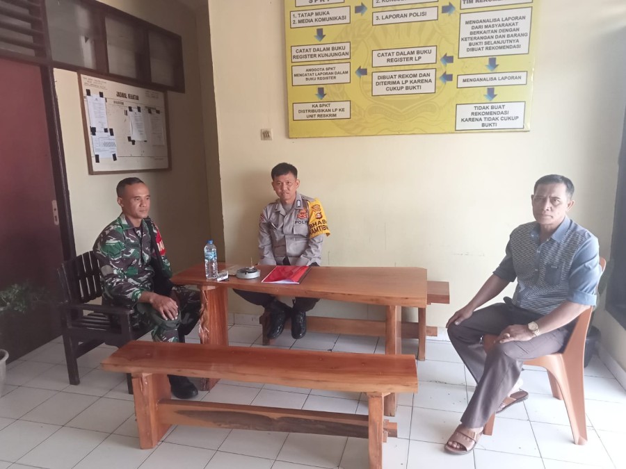 Kunjungan Silaturahmi Babinsa Koramil 406-10/Lubuk Linggau Timur di Polsek Lubuk Linggau Selatan