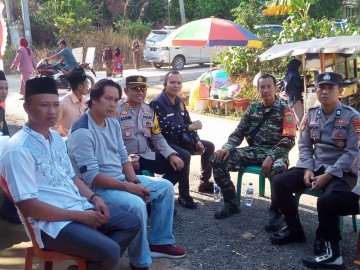 Babinsa Koramil 406-04/Muara Lakitan Lakukan Monitoring Kegiatan Pengajian dan Kampanye