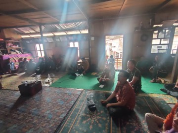 Danramil 406-01/Rawas Ulu Kapten Inf Budi Setiawan Hadiri Sosialisasi Desain Tapak Goa Napallicin di Balai Desa Napallicin, Kec. Ulu Rawas