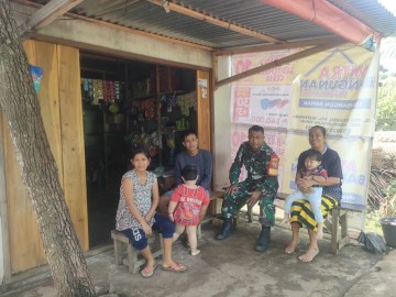 Babinsa Koramil 406-02/Rawas Ilir Serda M. Irfan Sambangi Warga Binaan di Desa Bina Karya