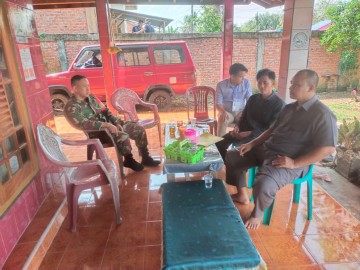 Babinsa Koramil 406-06/Tugumulyo Lakukan Komsos Bersama Warga Desa Muara Kati Baru 2