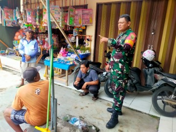 Babinsa Koramil 406-06/Tugumulyo Lakukan Komsos dengan Pengusaha UMKM di Kelurahan B Srikaton