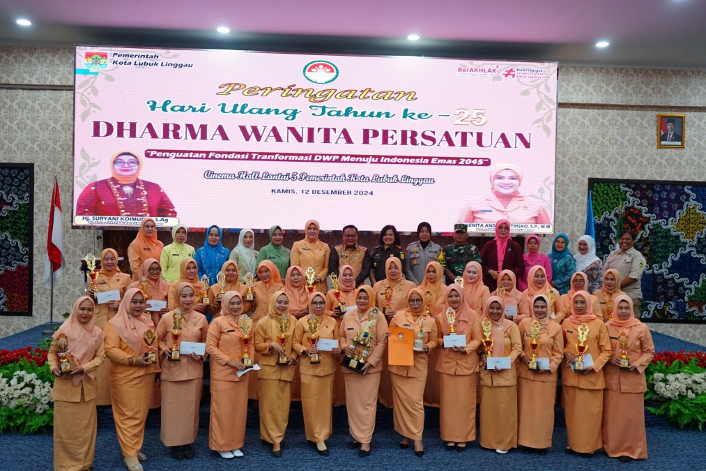 Ketua Persit KCK Cabang XVII Kodim 0406 Lubuk Linggau Menghadiri Acara Puncak Peringatan Hari Ulang Tahun Ke – 25 Dharma Wanita Persatuan