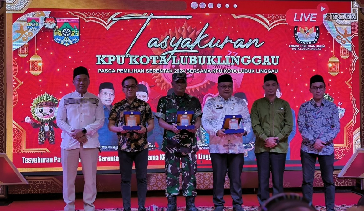 Danramil 406-10/Lubuk Linggau Timur Hadiri Acara Tasyakuran Pasca Pemilihan Serentak Tahun 2024 Bersama KPU Kota Lubuk Linggau