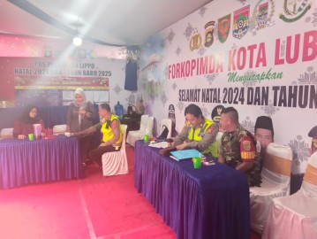 Babinsa Serda M. Christian Ganda Saputra Laksanakan Tugas Pengamanan di Pos Pelayanan Natal 2024 dan Tahun Baru 2025