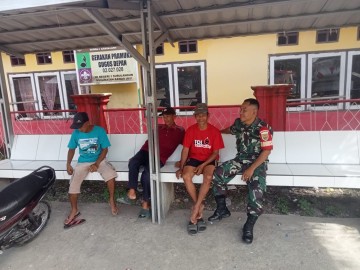Babinsa Koramil 406-01/Rawas Ulu Serda Supianto Laksanakan Komsos Jelang Tahun Baru
