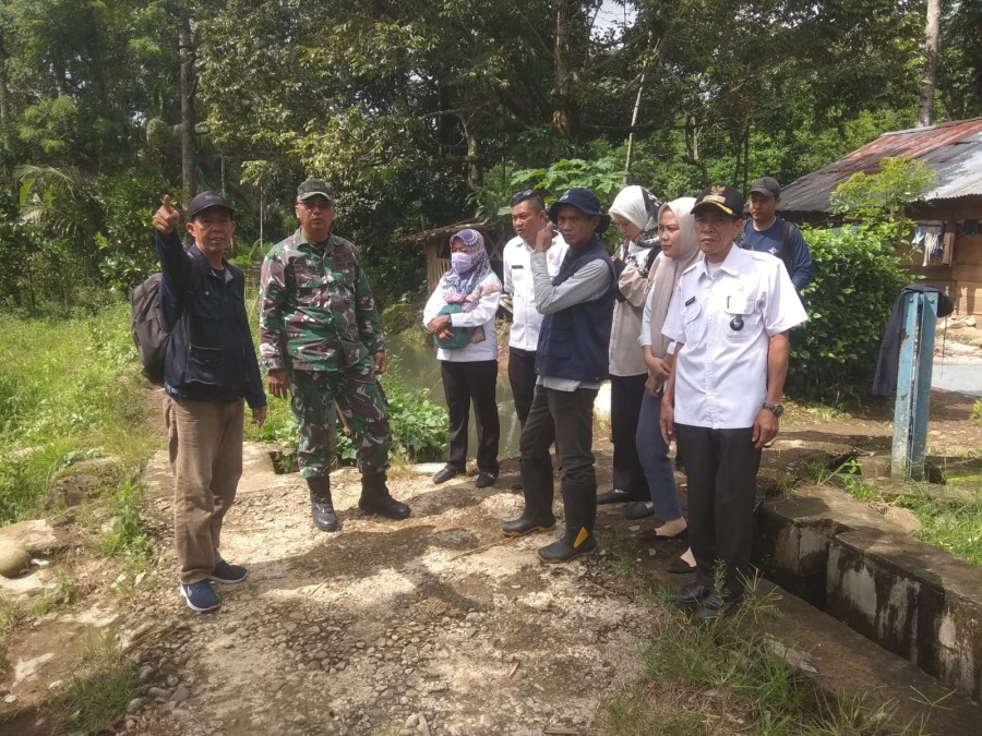 Danramil 406-08/Lubuklinggau Tinjau Jalur Irigasi untuk Dukung Pertanian