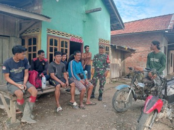 Babinsa Koramil 406-03/Rupit Sambut Pagi dengan Semangat dan Motivasi untuk Warga Desa Rantau Telang