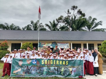 Sriwijaya Gelorakan Nasionalisme, Babinsa Koramil 406-05/Muara Kelingi Jadi Instruktur Upacara di SD Negeri 2 Karya Sakti