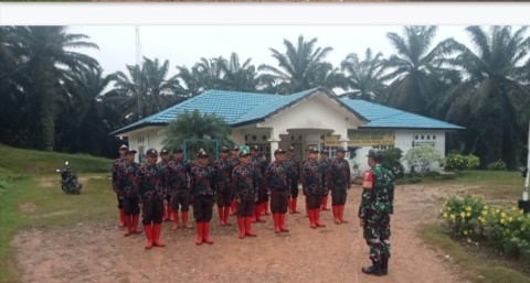 Babinsa Koramil 406-02/Rawas Ilir Laksanakan Apel Bersama Security PT Ketapat Bening Estate