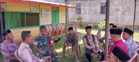 Koramil 406-07/Jayaloka Ciptakan Wilayah yang Aman dan Nyaman, Koptu Tri Arianto Hadiri Hajatan Warga