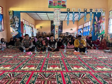 Babinsa Koramil 406-09/Terawas Hadiri Peringatan Isra Miraj di SD Tabarenah