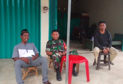 Babinsa Serka Mardianto Melaksanakan Komsos Bersama Warga RT 06 Kelurahan Eka Marga, Kecamatan Lubuk Linggau Selatan II