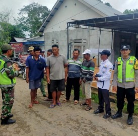 Babinsa Koramil 406-04/Muara Lakitan Gelar Komsos Tentang Pentingnya Kebersihan dan Keamanan Lingkungan