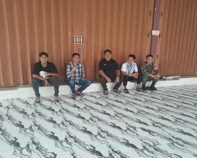 PRAKA RIDO PRAKASA MELAKSANAKAN KOMUNIKASI SOSIAL DENGAN PEMUDA DESA RANTAU TELANG