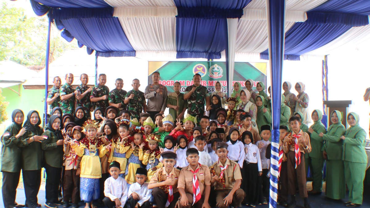 Koramil 406-04/Muara Lakitan Gelar Program ‘Dapur Masuk Sekolah’ di SD Kartika II-10/Jayaloka
