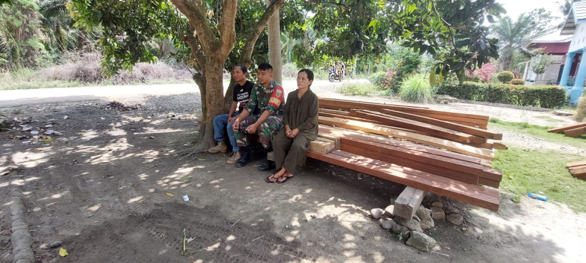 Babinsa Koramil 406-08/Lubuk Linggau Himbau Warga untuk Menjaga Kesehatan di Musim Penghujan