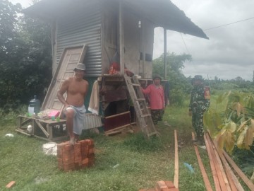 Babinsa Koramil 406-09/Terawas Melaksanakan Komsos bersama Warga Binaan.