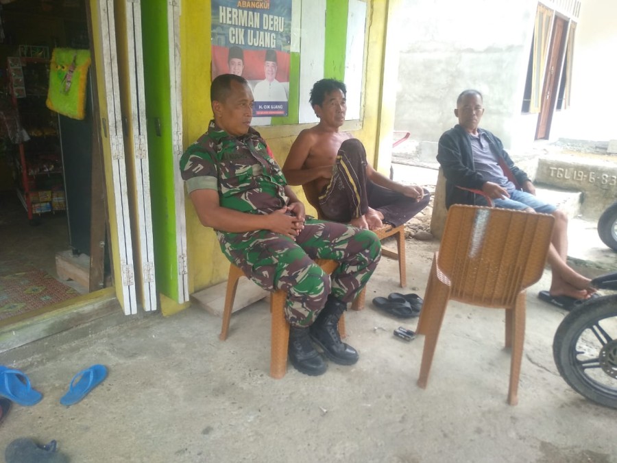 Serda Ali Kusno Laksanakan Komsos Terkait Curah Hujan Tinggi di Desa Teladas