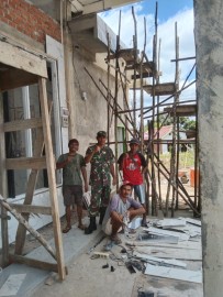 Babinsa Koramil 406-08/Lubuk Linggau Laksanakan Komsos, Tekankan Keamanan dalam Bekerja