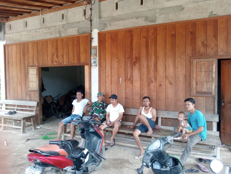 Babinsa Koramil 406-02/Rawas Ilir Serda Nurkholis Laksanakan Komsos dengan Warga Binaan