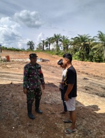 Babinsa Koramil 406-02/Rawas Ilir Ingatkan Remaja Pentingnya Bijak Bermedia Sosial