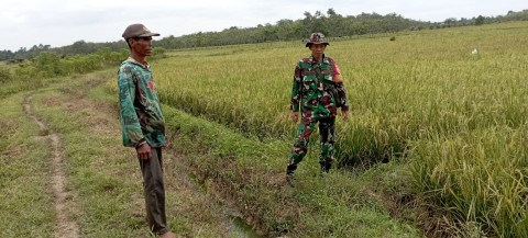 Serka Yunistan Jalin Komsos dan Sosialisasi Hampangan dengan Masyarakat Desa Sumberejo