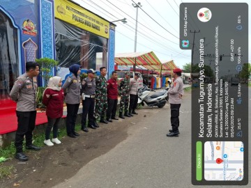 BABINSA KORAMIL 406-06/TUGUMULYO JALIN SINERGI DENGAN POLSEK TUGUMULYO DALAM PENGAMANAN LEBARAN DI PASAR B SRIKATON