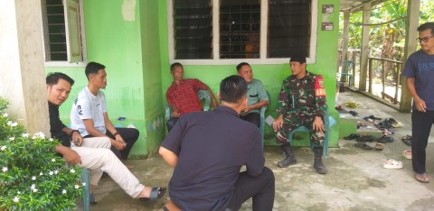 Babinsa Koramil 406-04/Muara Lakitan Jalin Silaturahmi dengan Tokoh Pemuda dan Masyarakat