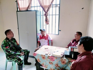 Babinsa Koramil 406-02/Rawas Ilir Laksanakan Komsos Bersama Warga di Desa Karang Dapo I