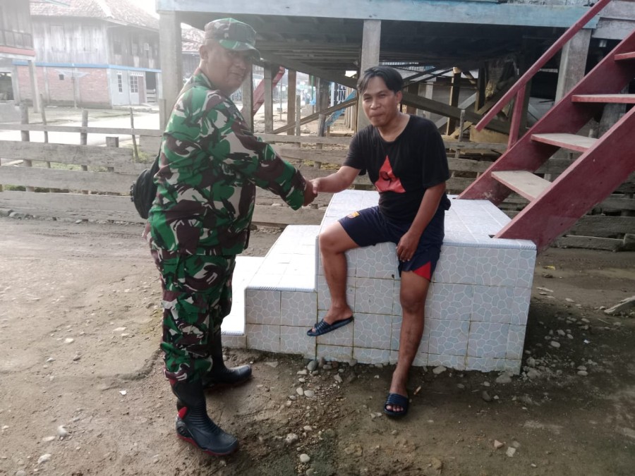 BABINSA KORAMIL 406-02/RAWAS ILIR LAKSANAKAN KOMSOS DENGAN WARGA BINAAN DI KELURAHAN BINGIN TELUK