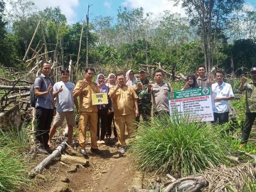 Babinsa Koramil 406-09/Terawas Hadiri Rapat Koordinasi dan Titik 0% Pembangunan Infrastruktur di Desa Taba Remanik