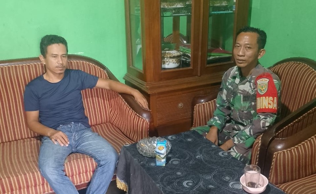 BABINSA LAKSANAKAN KUNJUNGAN SILATURAHMI DAN KOMSOS DI RUMAH TOKOH PEMUDA