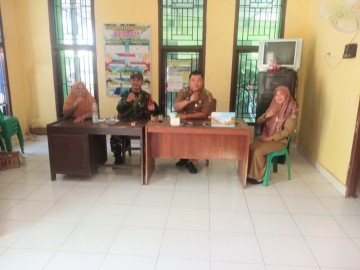 Babinsa Serda Jasmi Rais Laksanakan Kunjungan Silaturahmi dan Komsos di Kantor Kelurahan