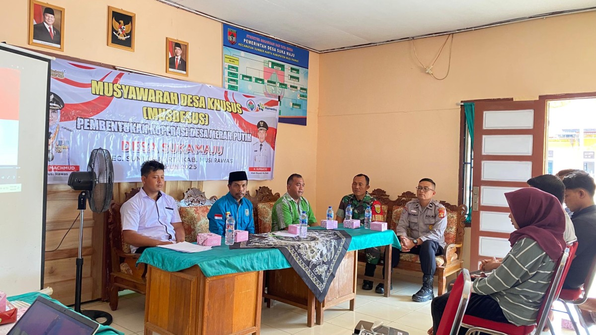 Babinsa Koramil 406-09/Terawas Hadiri Rapat Musdesus Pendirian Koperasi Merah Putih di Desa Sukamaju