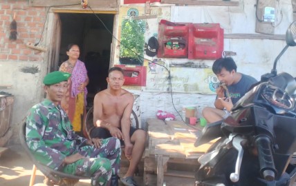 Babinsa Laksanakan Kunjungan Silaturahmi dan Komsos ke Rumah Warga Binaan