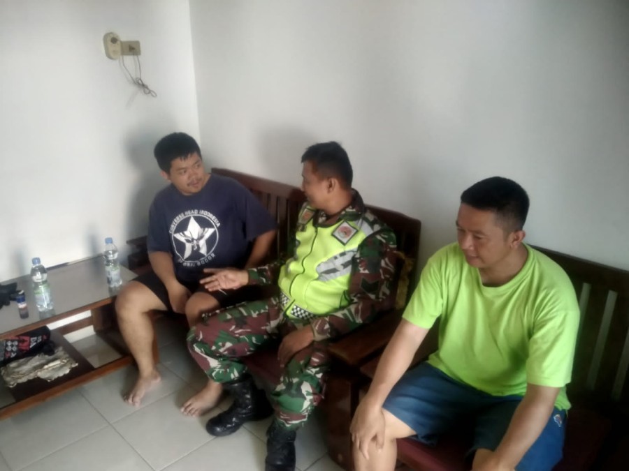 Babinsa M Taufik Tingkatkan Kemitraan Melalui Komsos dengan Mitra Karib