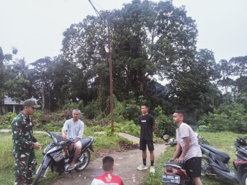 Babinsa Koramil 406-01/Rawas Ulu Ajak Pemuda Surulangun Bergabung Menjadi Prajurit TNI