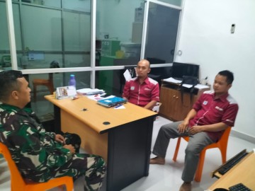 Babinsa Koramil 406-08/Lubuk Linggau Laksanakan Komsos Bersama Karyawan Bigland