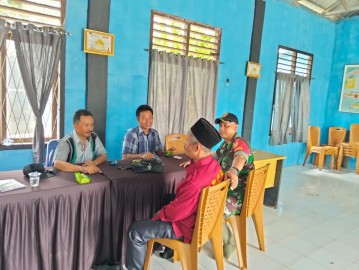 Babinsa Koramil 406-04/Muara Lakitan Laksanakan Komsos dengan Tokoh Masyarakat