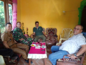 Babinsa Koramil 406-08/Lubuk Linggau Serka Yudi Santoso Ajak Warga Tingkatkan Keamanan dan Ketertiban Lingkungan