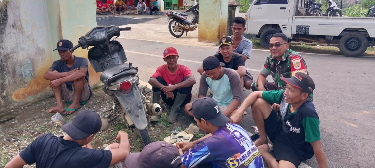 Babinsa Koramil 406-07/Jayaloka Laksanakan Komsos di Desa Donorejo