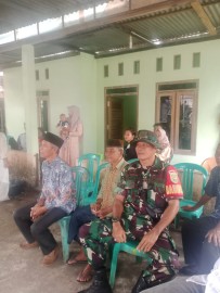 Babinsa Koramil 406-05/Muara Kelingi Hadiri Acara Pernikahan Warga di Desa Petunang