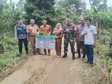 Serda Joni Ismed Hadiri Penyaluran Dana BLT, Titik 0% dan Program Ketahanan Pangan di Desa Aringin