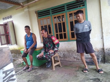 BABINSA KORAMIL 406-09/TERAWAS LAKSANAKAN KOMSOS, INGATKAN WARGA DESA NAPAL MELINTANG JAGA KESEHATAN DAN KEAMANAN