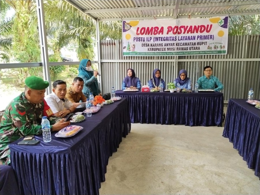 BABINSA 406-03/RUPIT HADIRI LOMBA POSYANDU DI DESA KARANG ANYAR