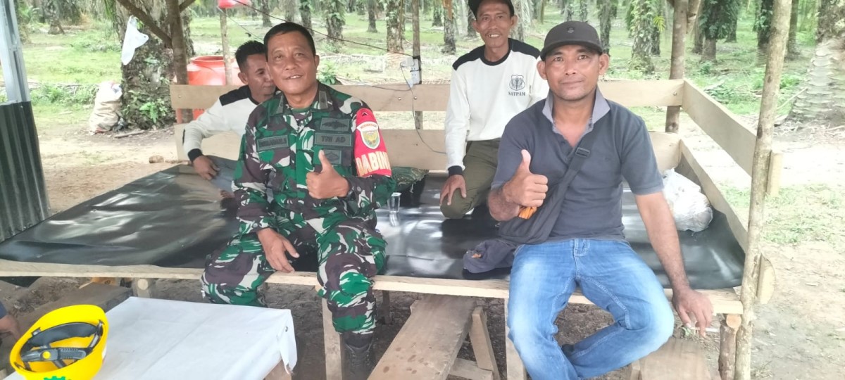 Babinsa Koramil 406-05/Muara Kelingi Gelar Komsos Bersama Warga di Desa Marga Sakti